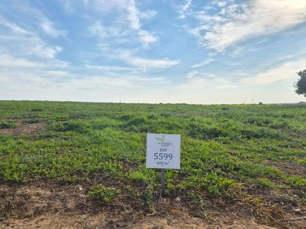 600 m² Land