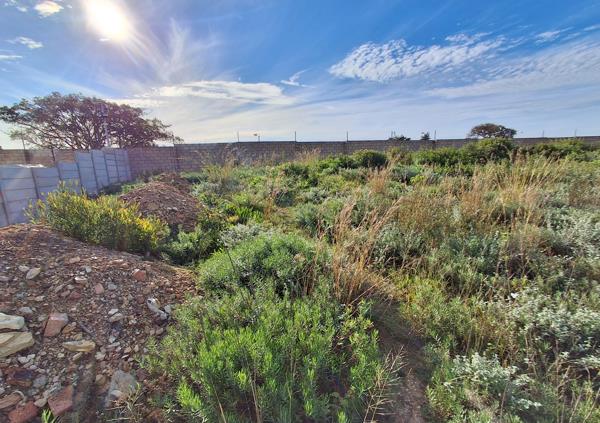 1 300 m² Land