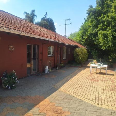 6 Bedroom House