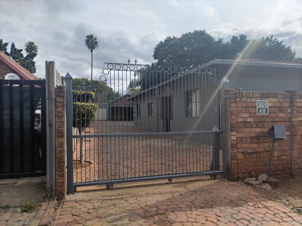 10 Bedroom House