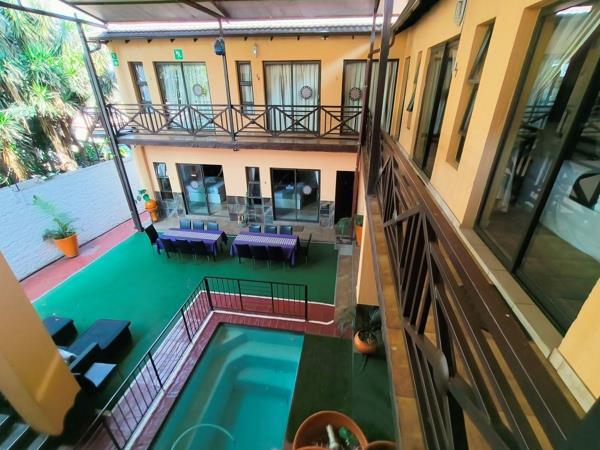 25 Bedroom, Bed and Breakfast