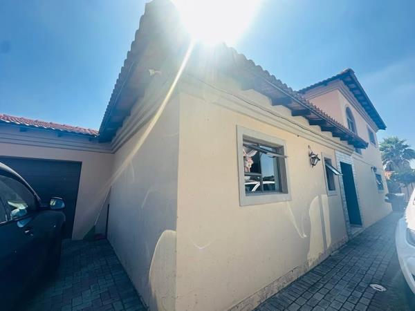 6 Bedroom Townhouse