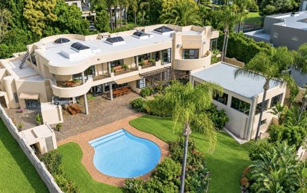 6 Bedroom House