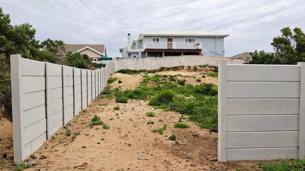 700 m² Land