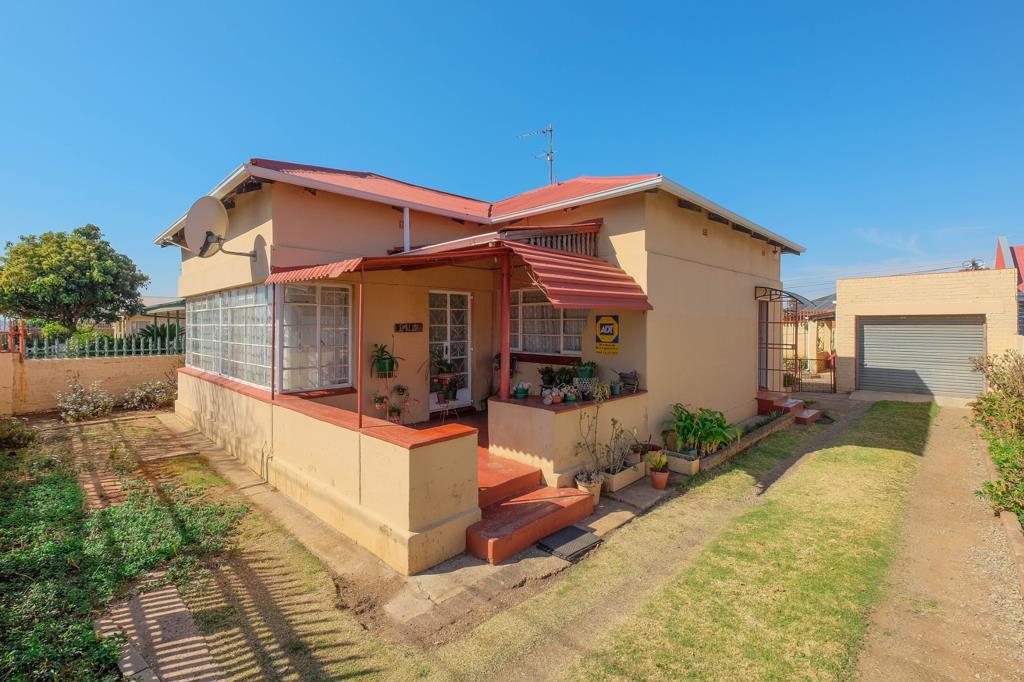 6 Bedroom House