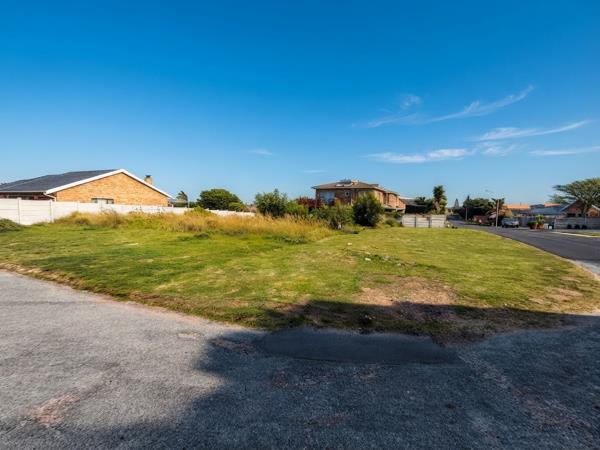 672 m² Land