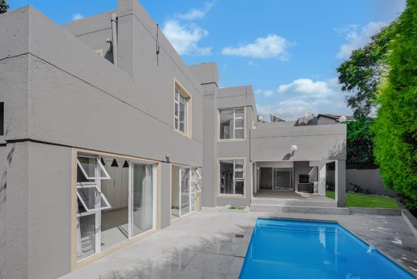 6 Bedroom House