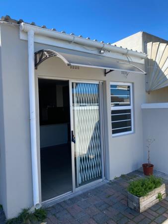 1 Bedroom House