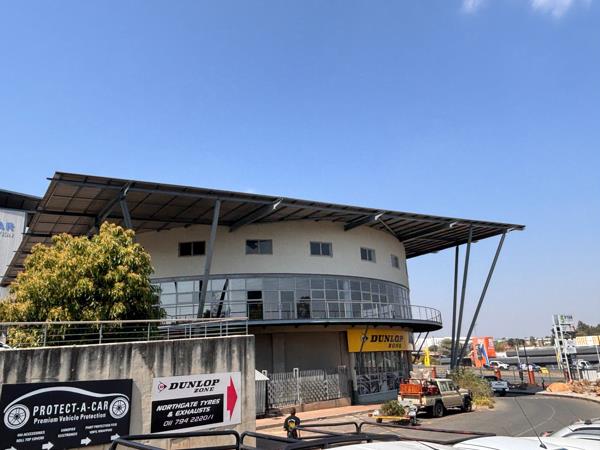 915 m² Industrial space