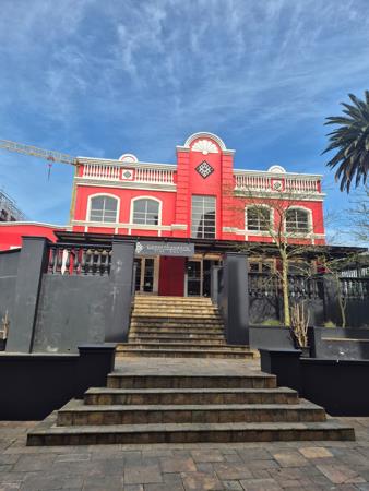 1 615 m² Commercial space