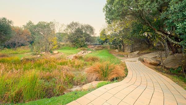 800 m² Land
