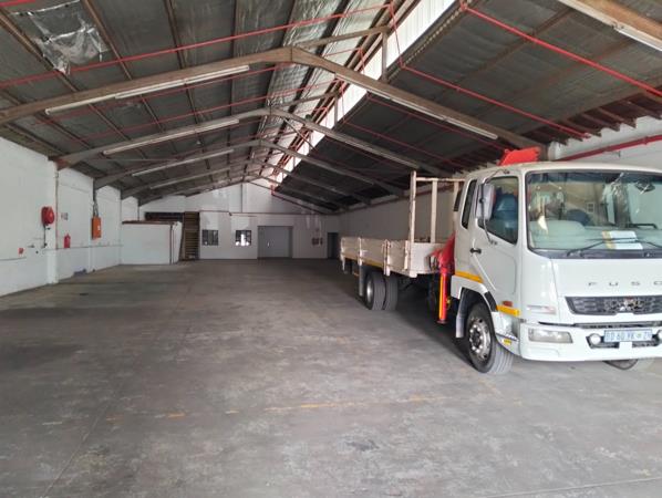 728 m² Industrial space