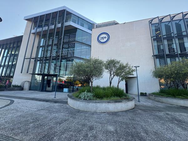 1 200 m² Commercial space