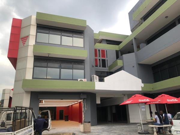 566 m² Commercial space