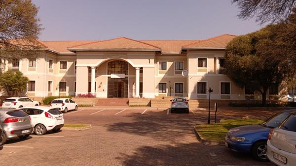 1 527 m² Commercial space
