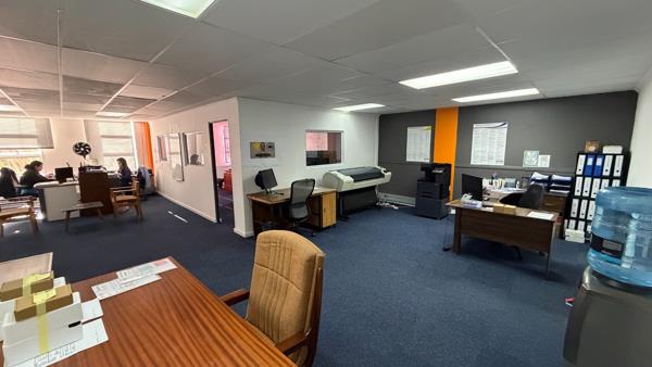 180 m² Office Space