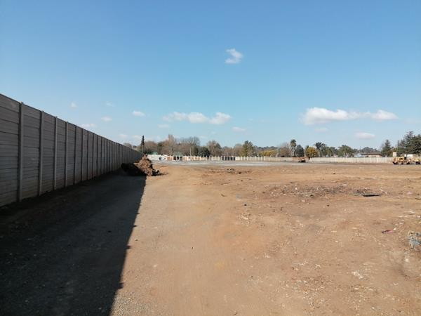 4 000 m² Land