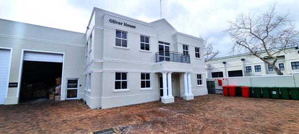 371 m² Office Space