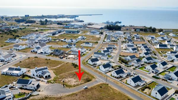 635 m² Land