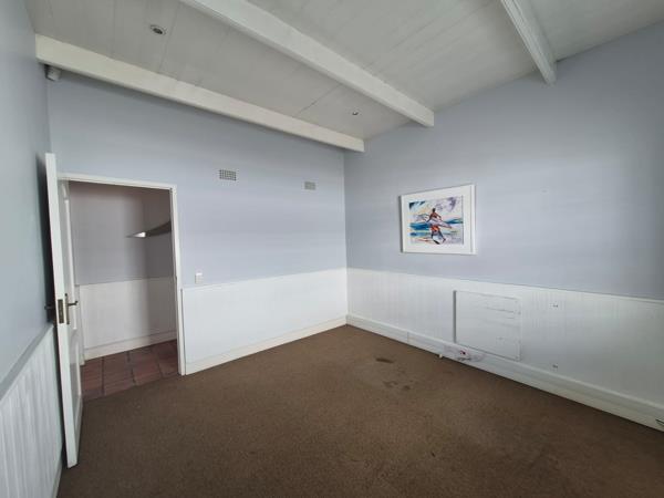 12.6 m² Office Space