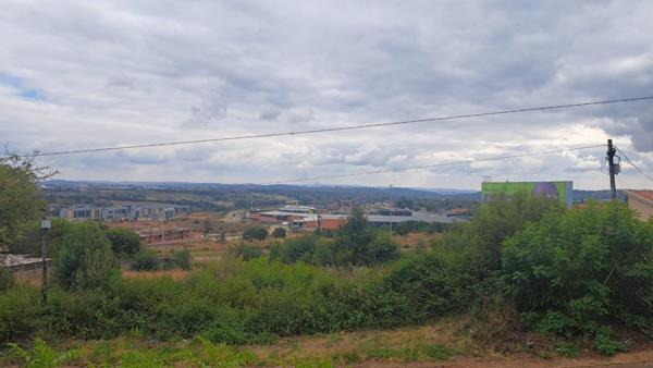 1 500 m² Land
