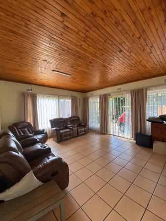 6 Bedroom House