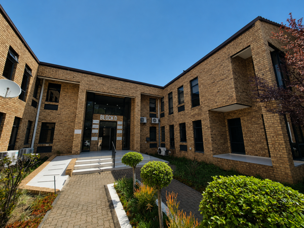 182 m² Commercial space