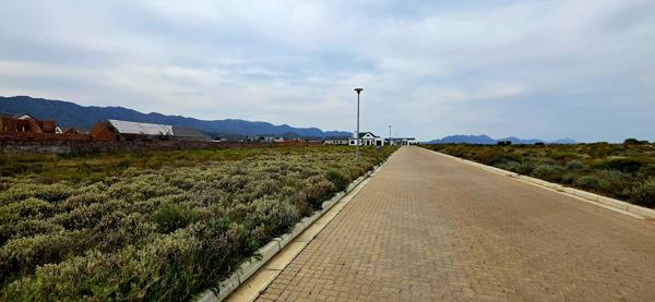 476 m² Land