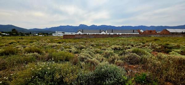 476 m² Land