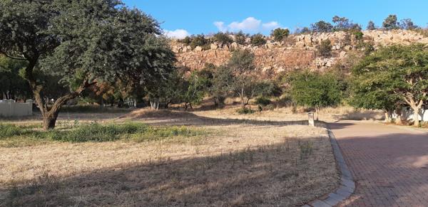 921 m² Land