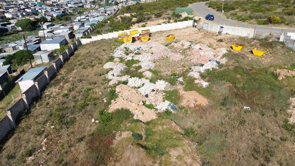 3 000 m² Land