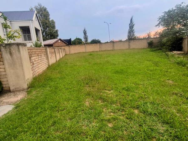 400 m² Land