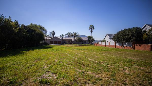 965 m² Land