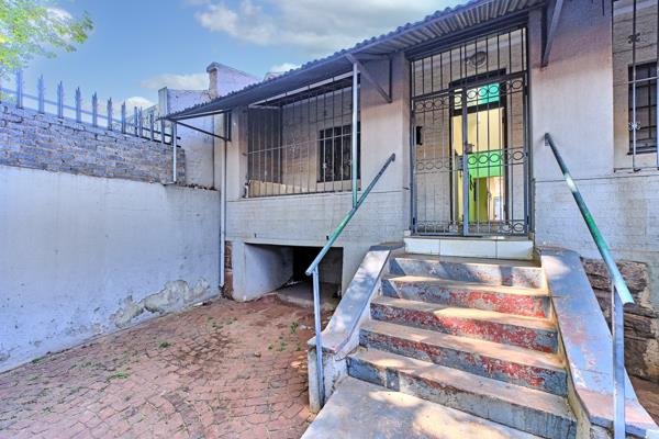 16 Bedroom House