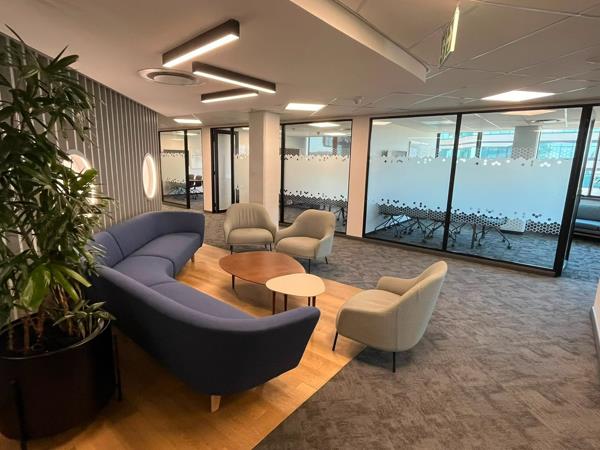 1 930 m² Office Space