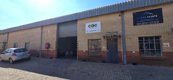 972 m² Industrial space