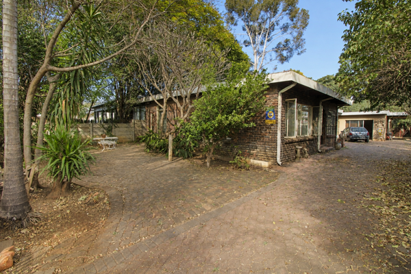 6 Bedroom House