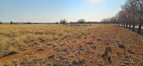 1 090 m² Land