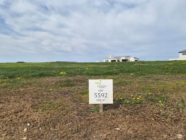 600 m² Land