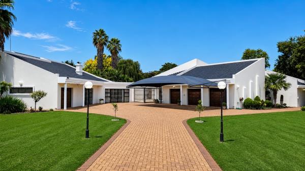 6 Bedroom House
