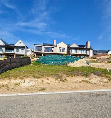 330 m² Land
