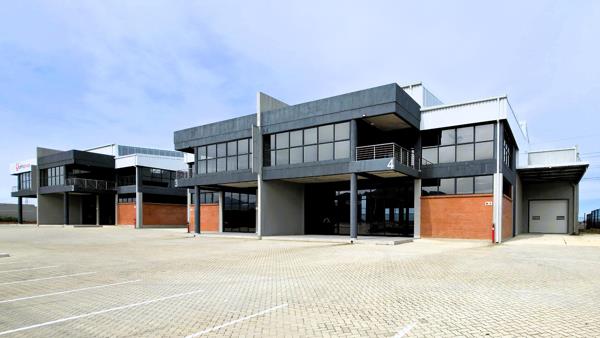 1 735 m² Commercial space