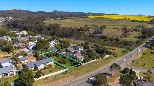 890 m² Land