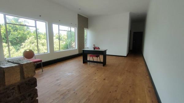 6 Bedroom House