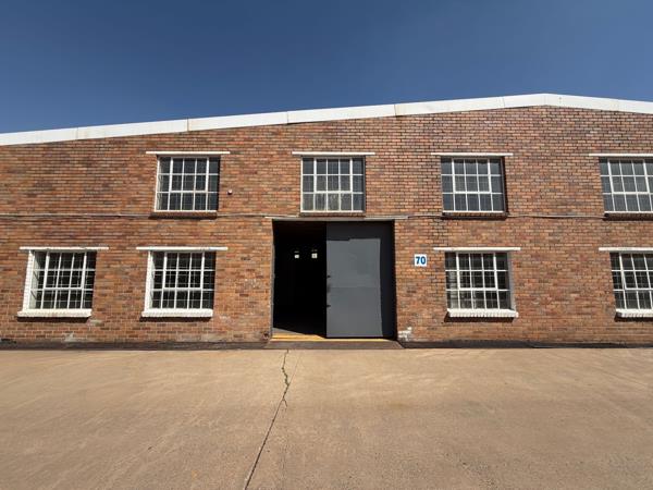 561 m² Industrial space