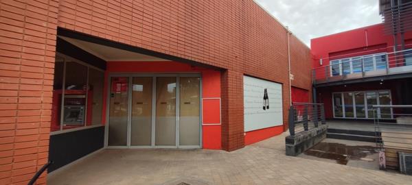 824 m² Retail Space