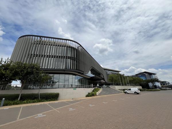 1 056 m² Retail Space
