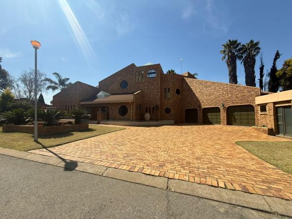 6 Bedroom House