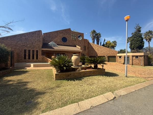 6 Bedroom House