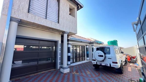 6 Bedroom House
